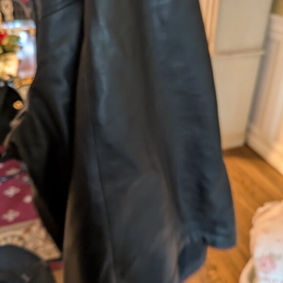 Black leather jacket - Picture 2 of 3
